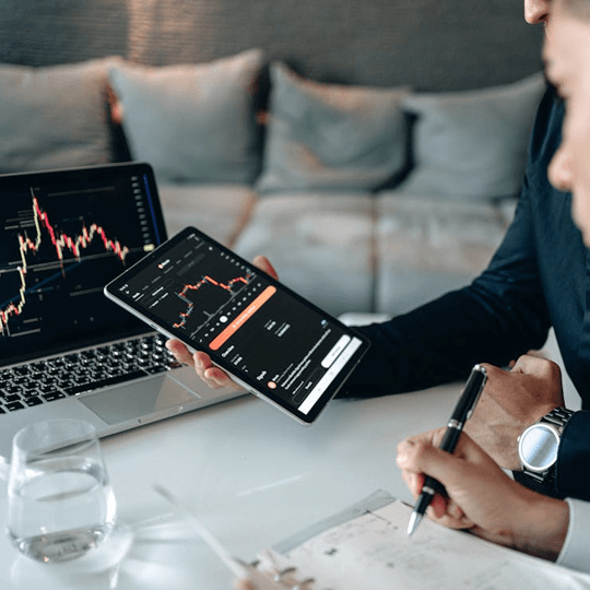 Finanzax - Equipo de expertos en criptomoneda